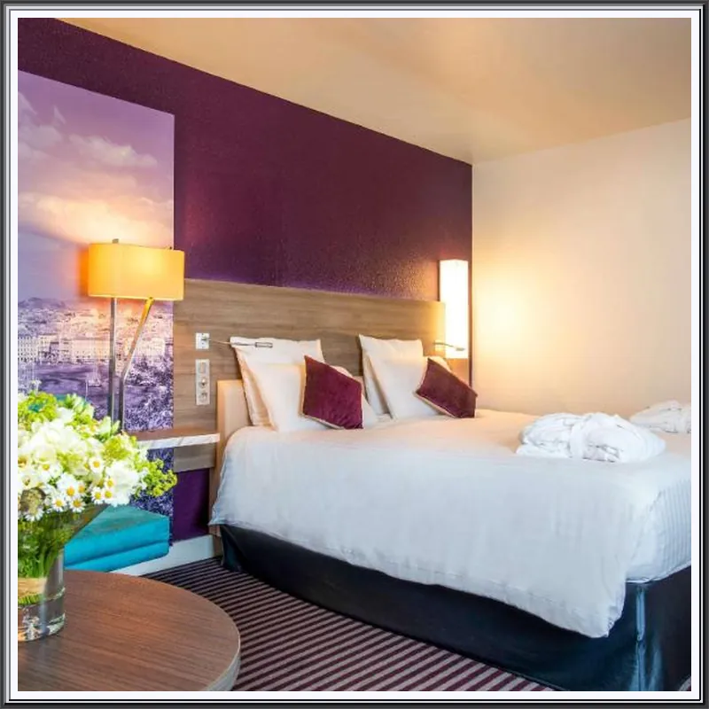 Hotel Mercure Marseille Centre Vieux Port hotel view