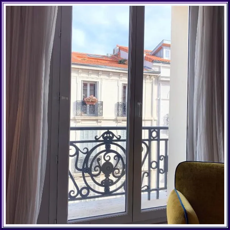 Hotel Le Canberra hotel view