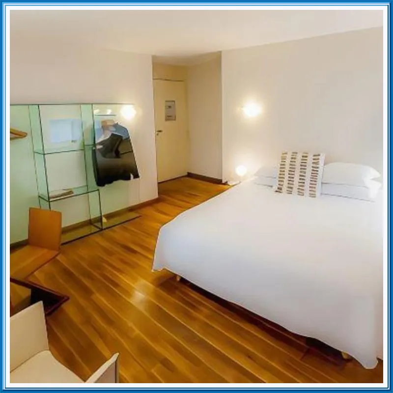 Hotel La Perouse hotel room