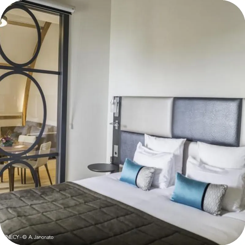 Imperial Palace hotel room