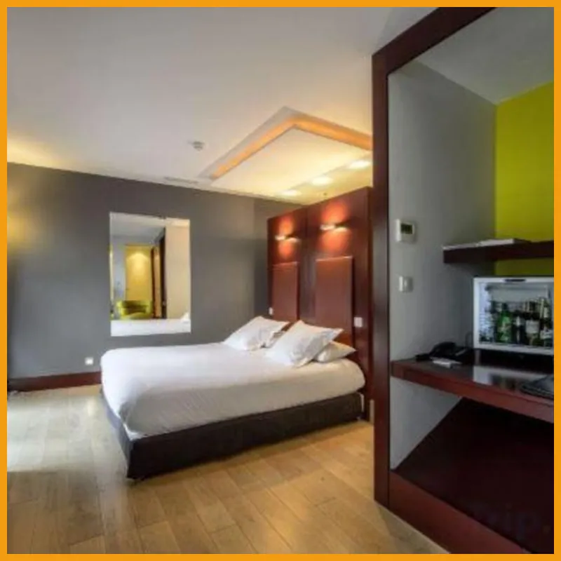 Hotel La Maison Bordeaux hotel room
