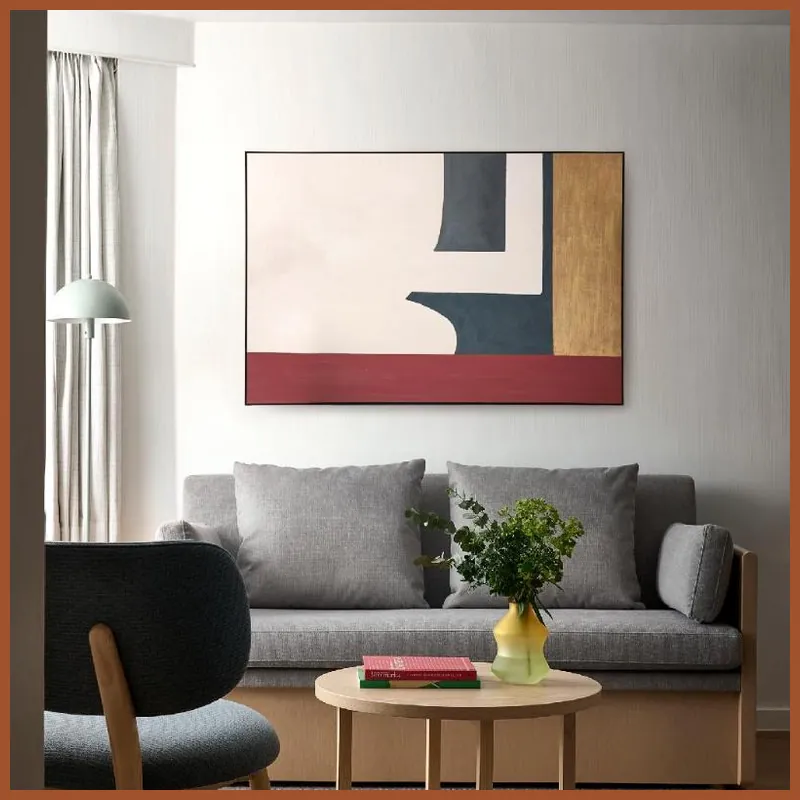 Ying'nFlo, Wesley Admiralty, Hong Kong hotel room