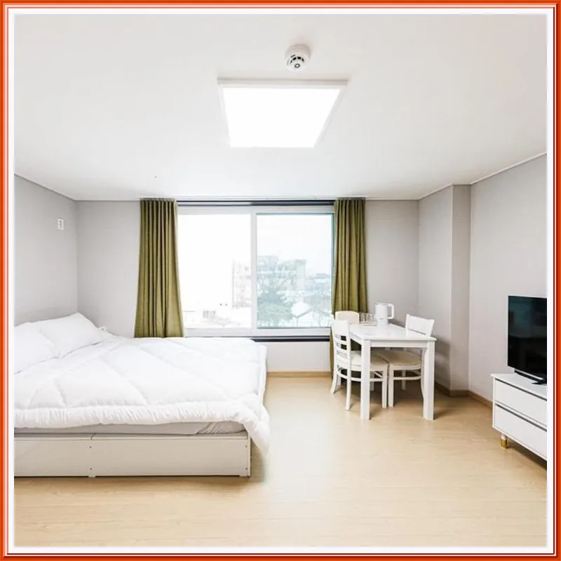 Bridge House hotel room