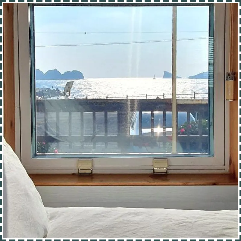 jejuneulbo's afternoon hotel room