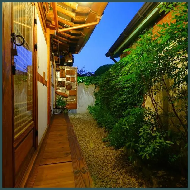 jeonjuhanog baggane - halinteugga, hanogmaeul jungsim, hanboghalin hotel view