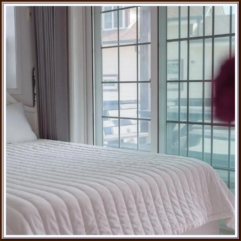 Geojae Lamer Pension hotel room