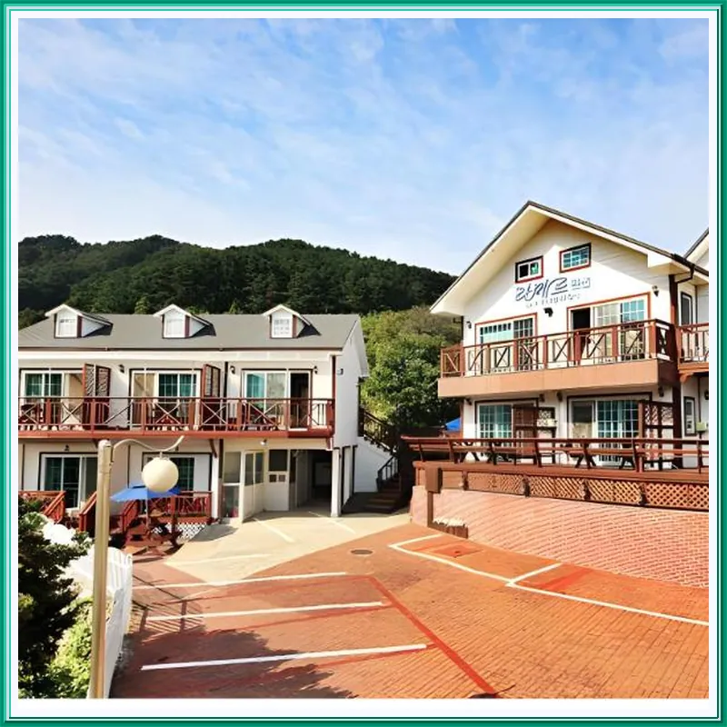 Geojae Lamer Pension hotel view