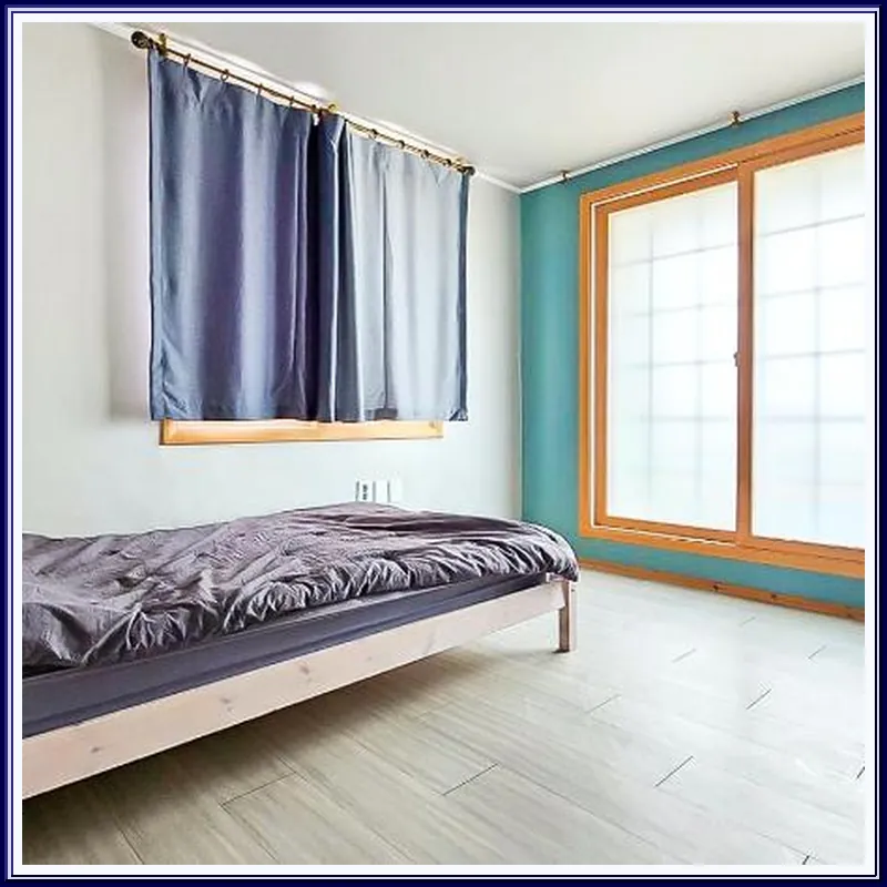 Gangneung Basecamp Pension hotel room