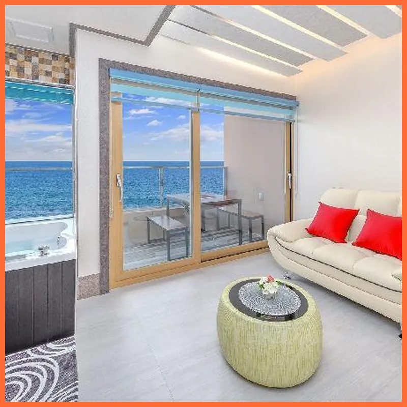 Dubai Pension hotel room