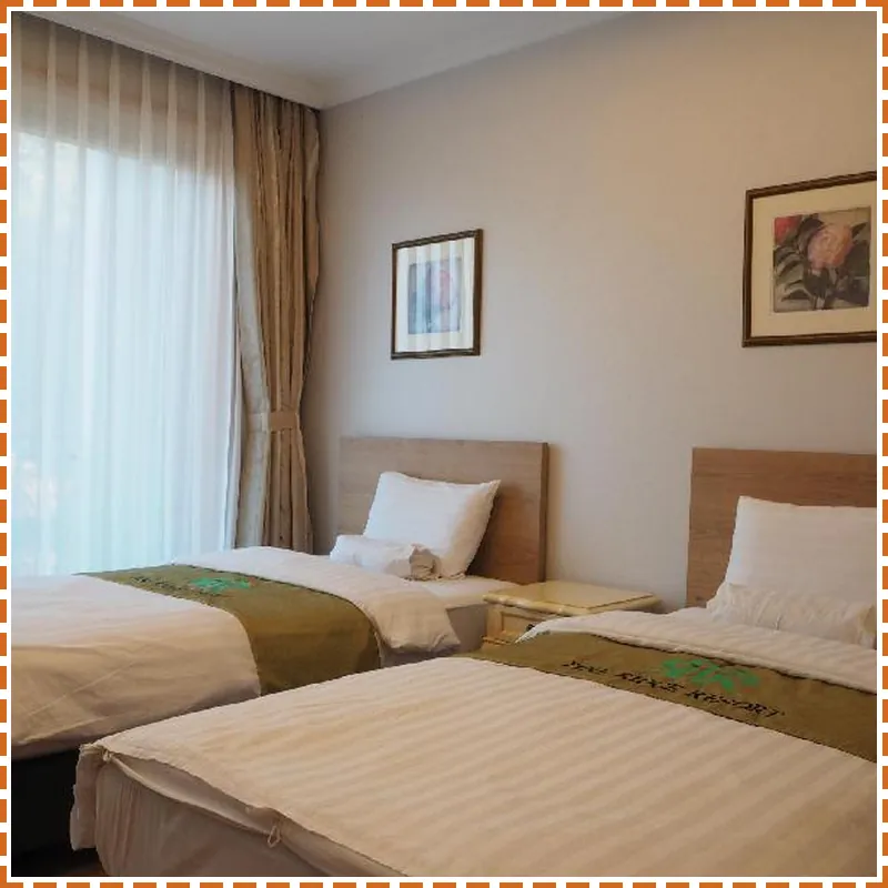 PINERIDGE hotel room