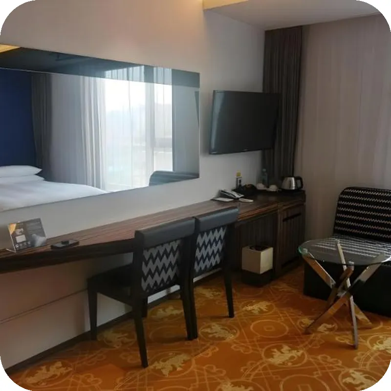 Hotel Leo hotel room