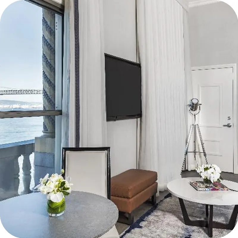 Harbor Court Hotel hotel room